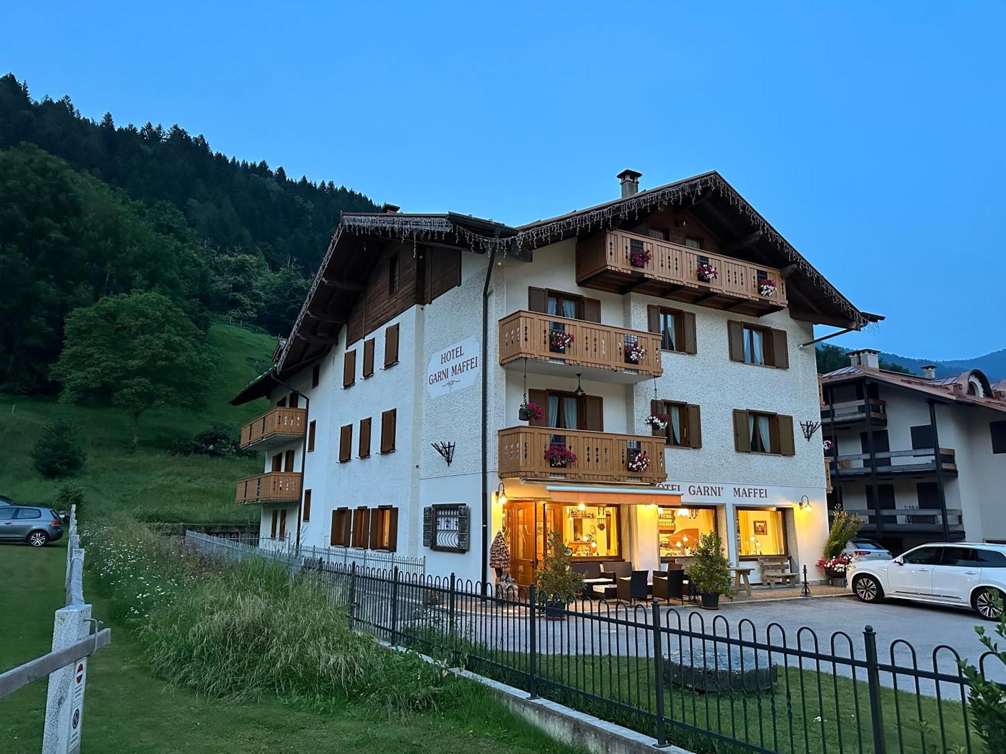 Hotel Garni Maffei Pinzolo Exteriér fotografie